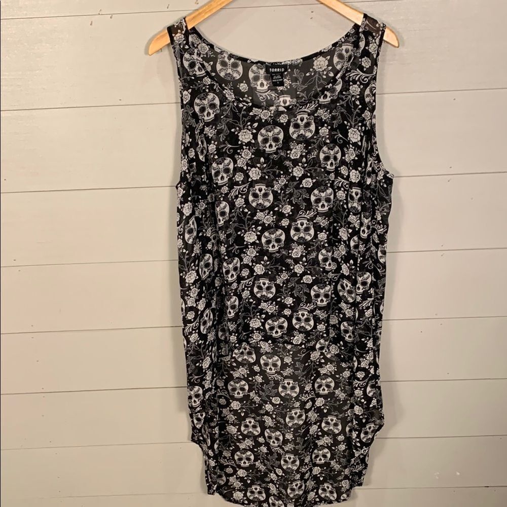 Torrid Black and White Floral Skull Tank